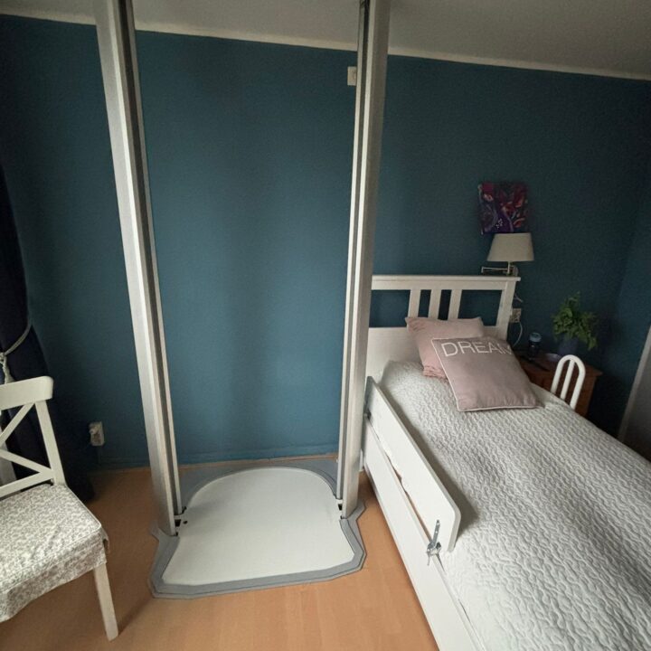 EMB100 compact home lift